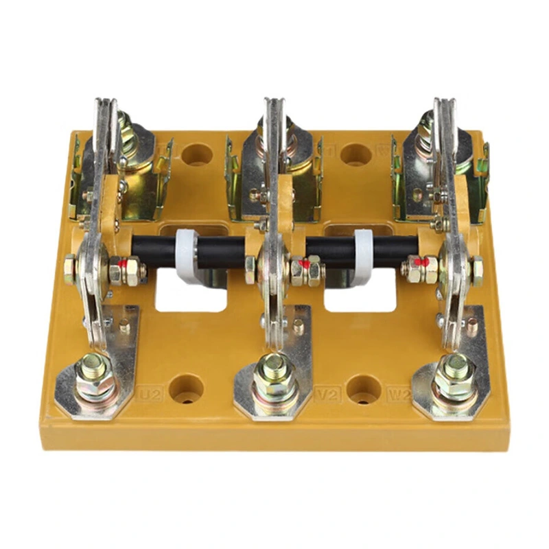 مفتاح عازل 100 أمبير 4 أقطاب